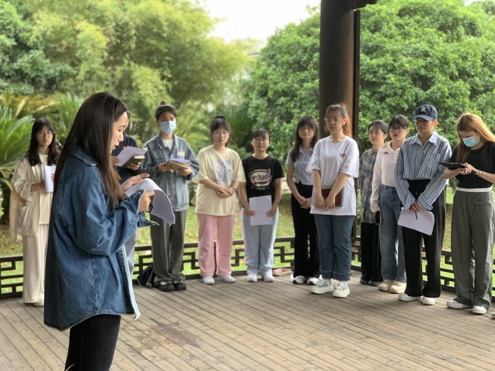 中国青瓷学院学生党支部开展“品青语清风 树瓷韵廉心”主题党日活动
